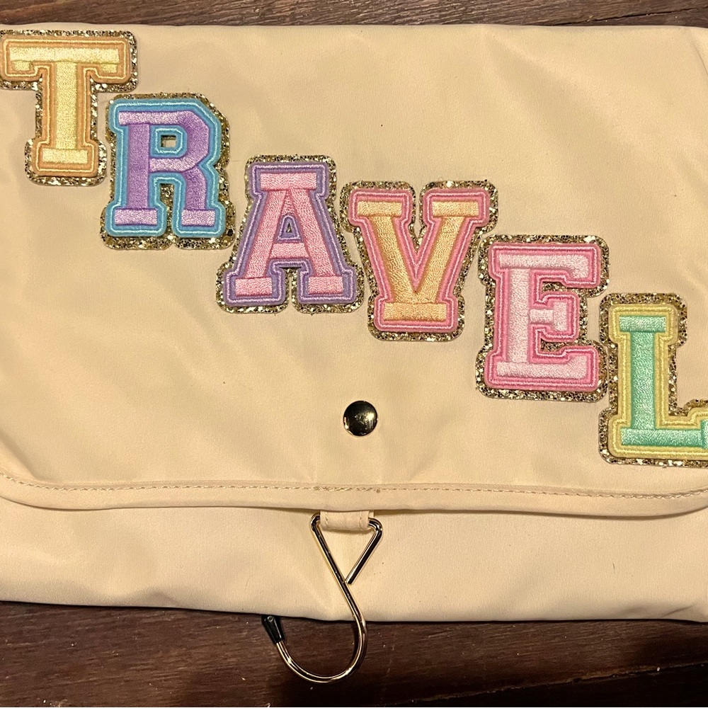 Stoney Clover Ln. travel hanging bag